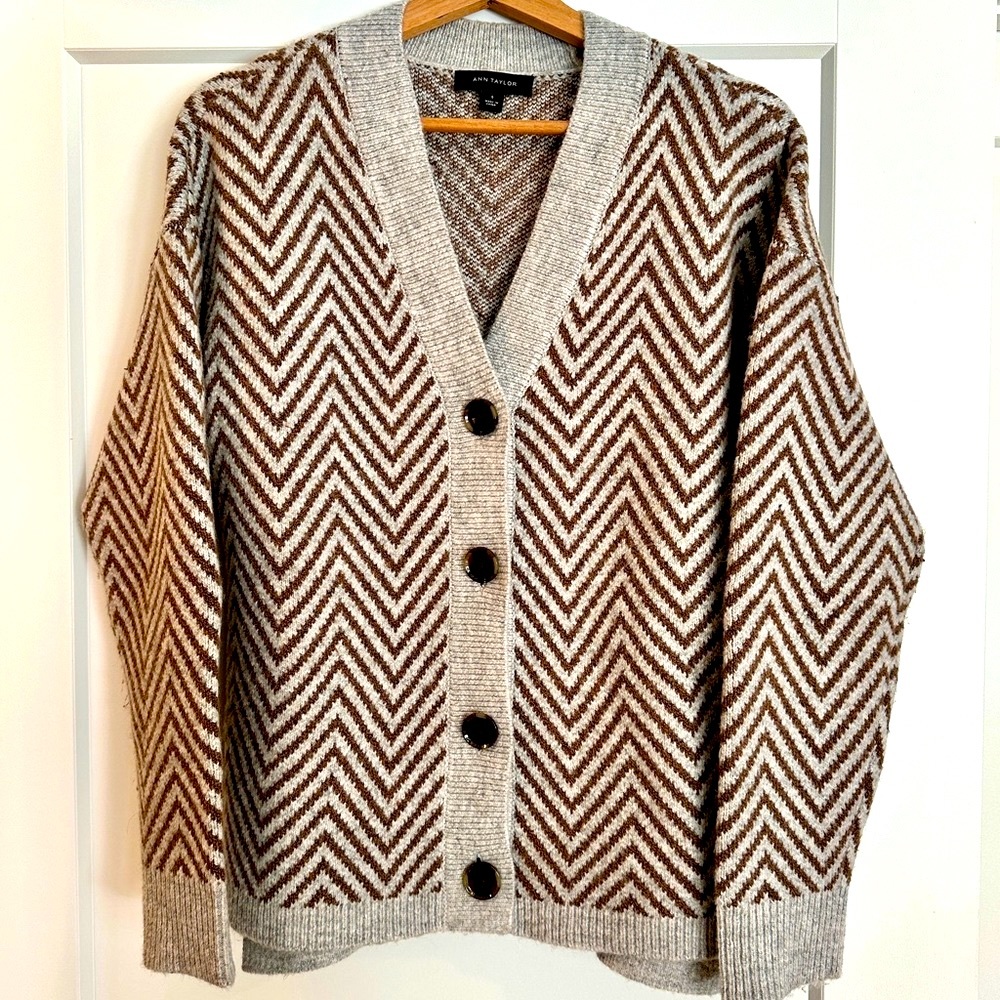 Ann Taylor sweater - like new, excellent condition